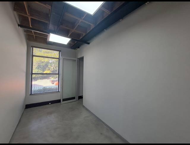 238M² OFFICE TO LET IN CRAIGHALL
